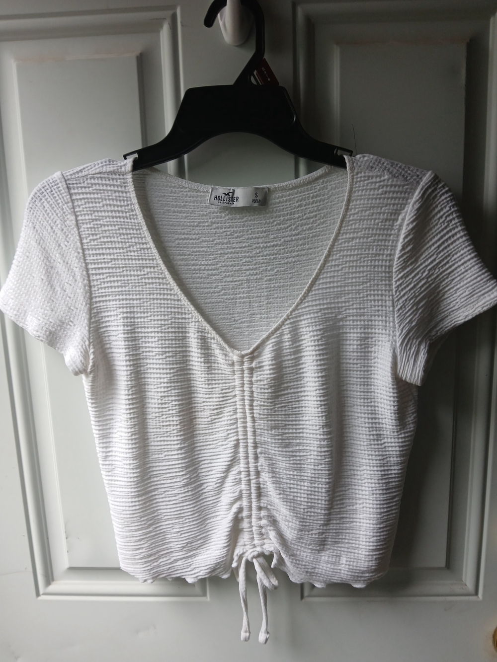 Hollister White Ruched V-Neck Short Sleeve Top